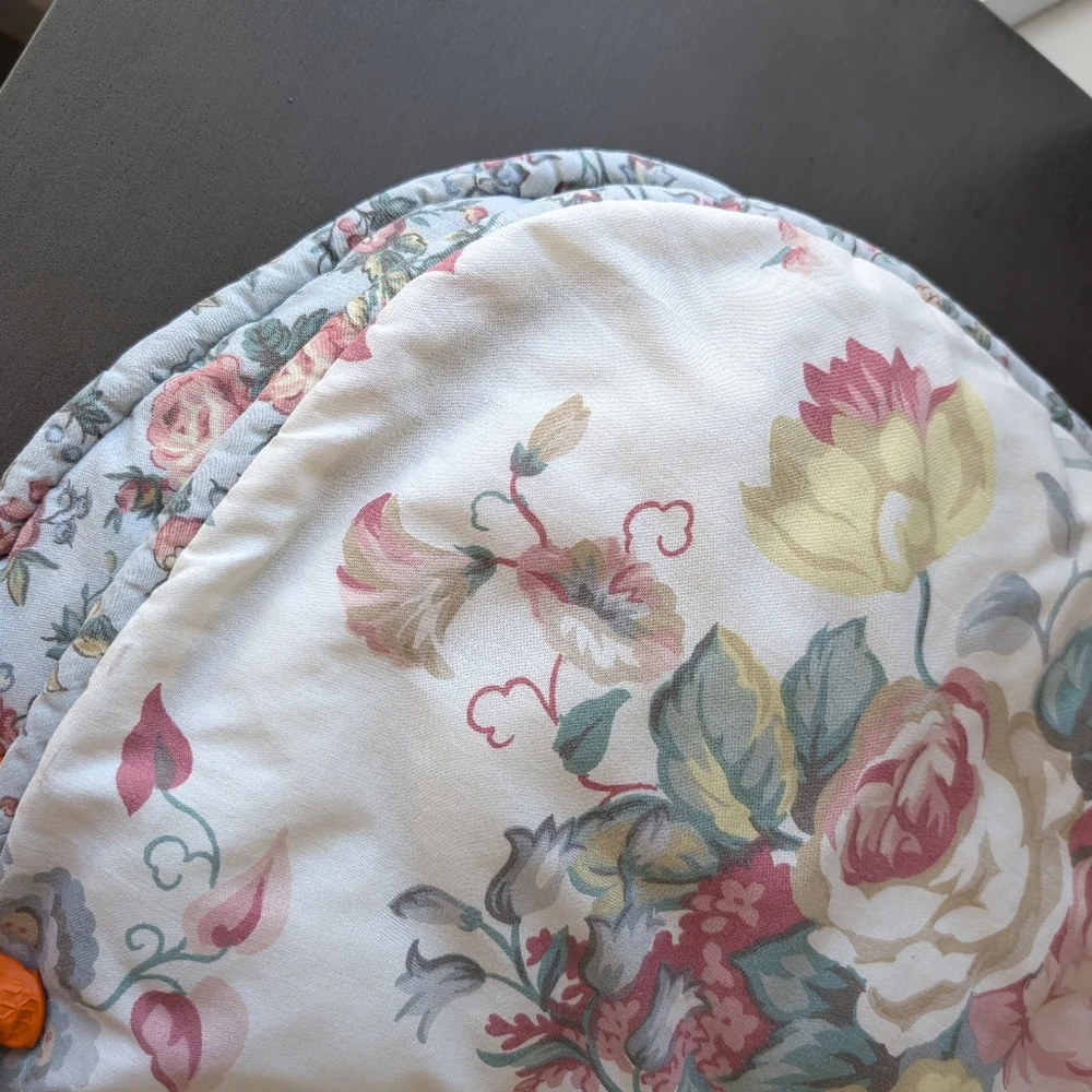 Liz Claiborne Liz at Home Reversible Cream Blue Floral Comforter Vintage 96x84